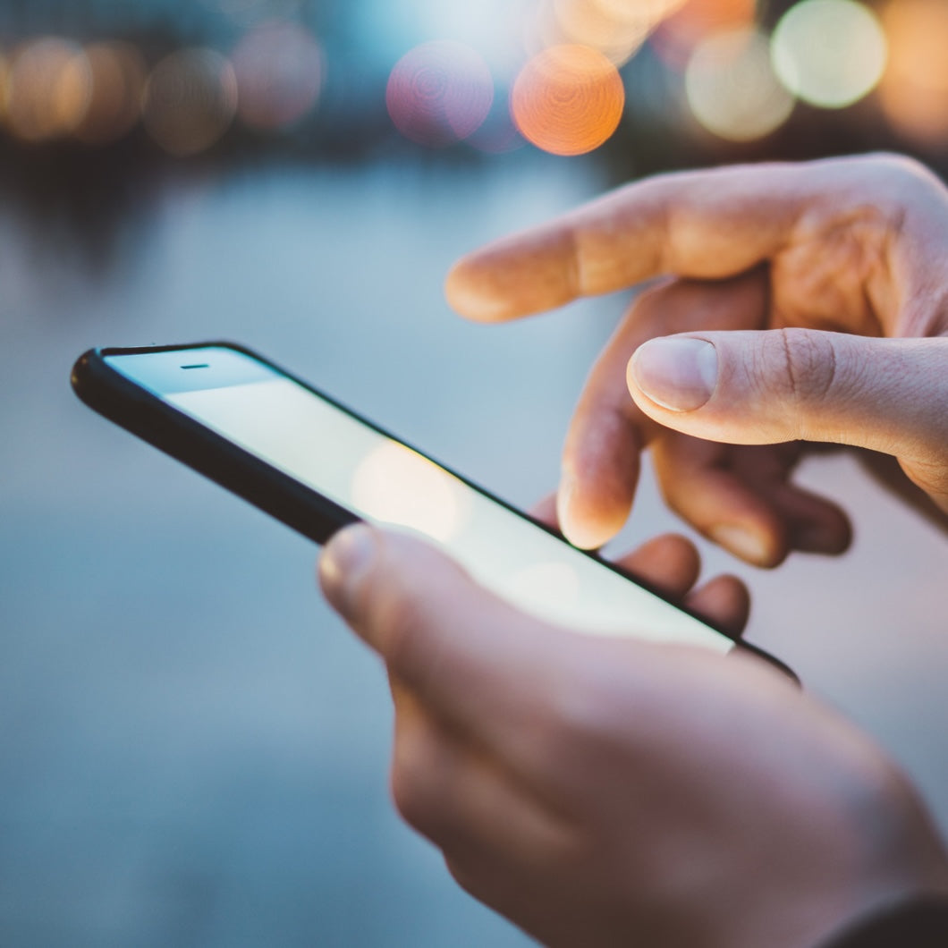 8 greșeli care pot scurta viața smartphone-ului