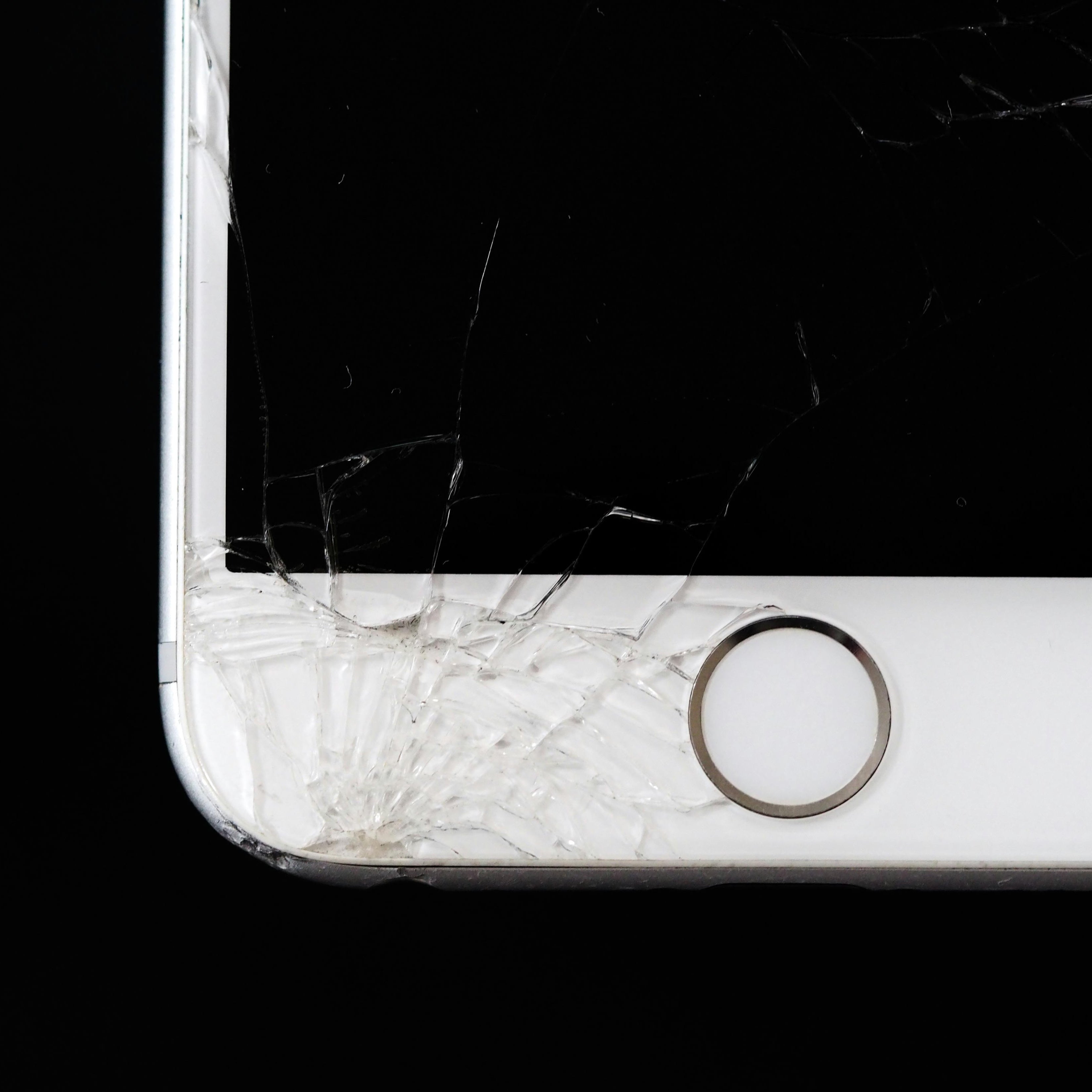 Înlocuirea ecranului iPhone NU anulează garanția