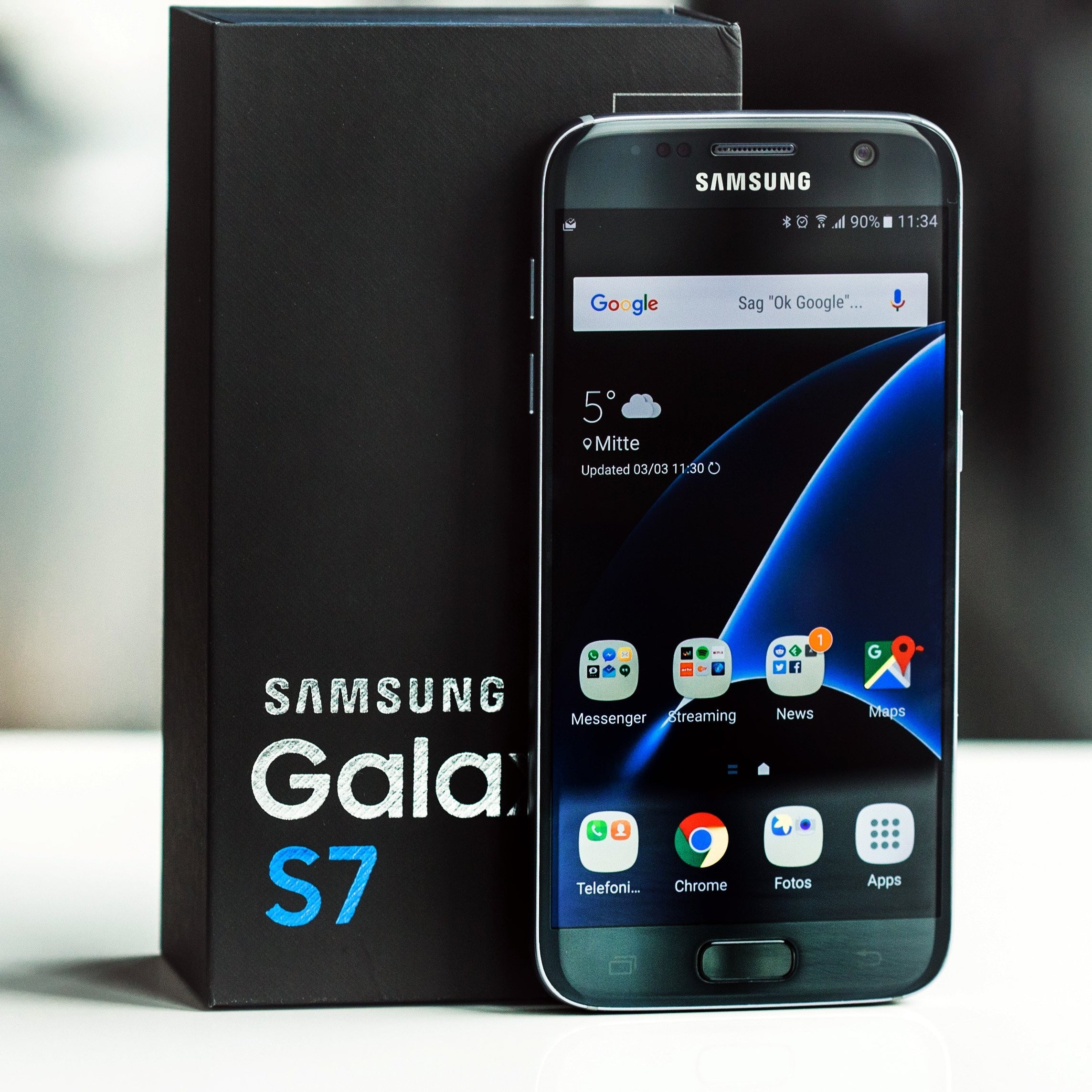 Samsung Galaxy S7 a luat foc din senin într-o mașină