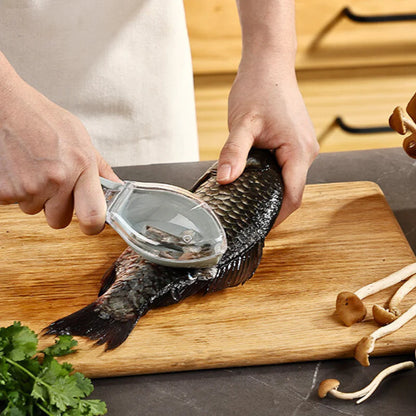 Dispozitiv cu capac pentru curatarea solzilor de peste